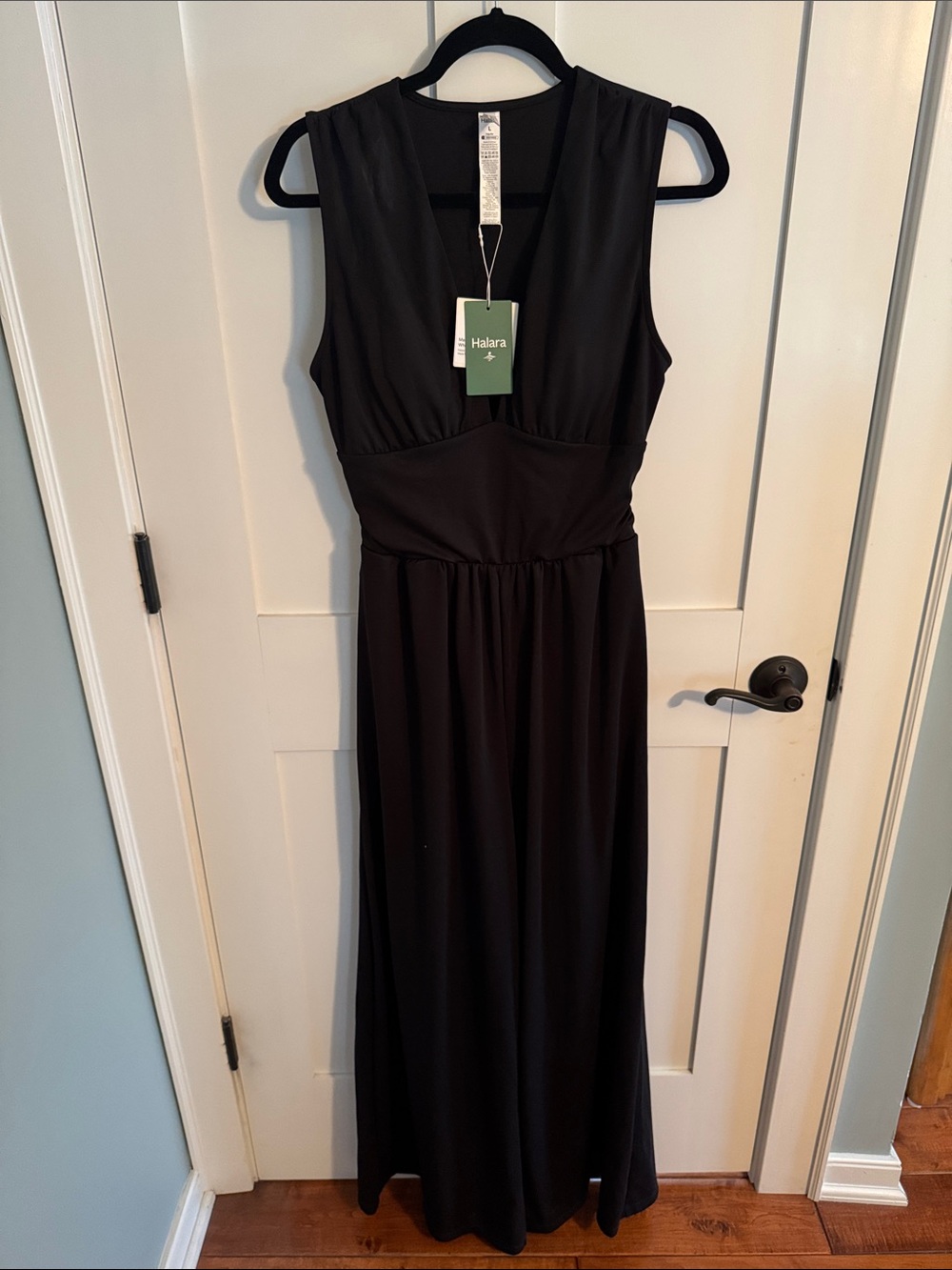 HALARA Black size large Sleeveless V-Neck easy Peezy jumpsuit